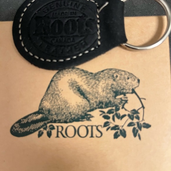 Brand New - ROOTS from Canada Black Leather Keychain. Brand new. Never used. - Picture 4 of 9